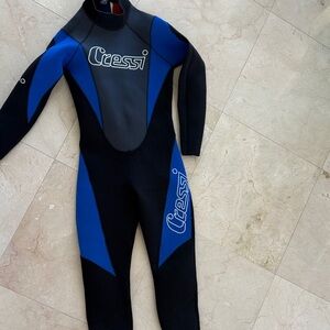 Cressi wetsuit- size 8 or medium for men.  3mm